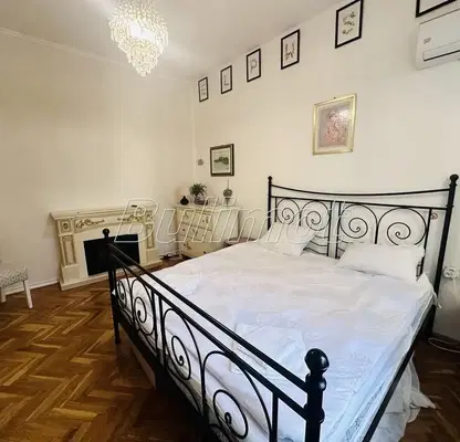 Снимка 3 — Тристаен апартамент с тераса в Гръцка махала, Варна