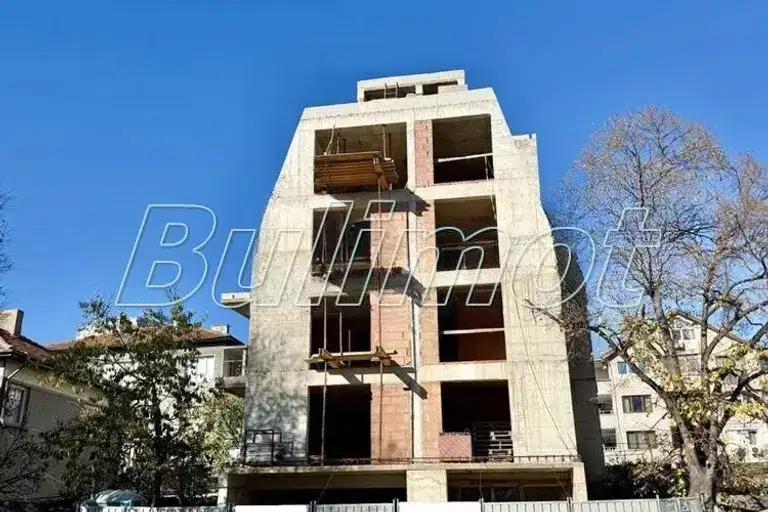 Тристаен апартамент във Варна, ХЕИ