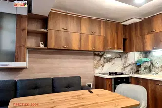Тристаен апартамент в Шумен, Херсон