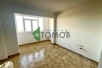 Тристаен апартамент в Шумен, Херсон