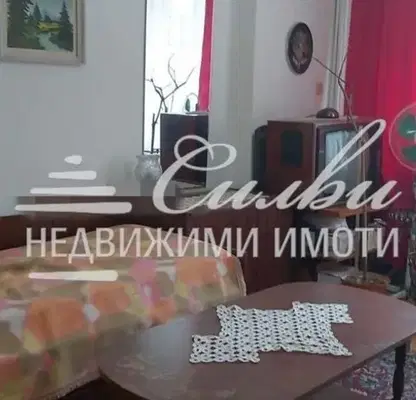 Снимка 2 — Тристаен апартамент в Шумен, Херсон