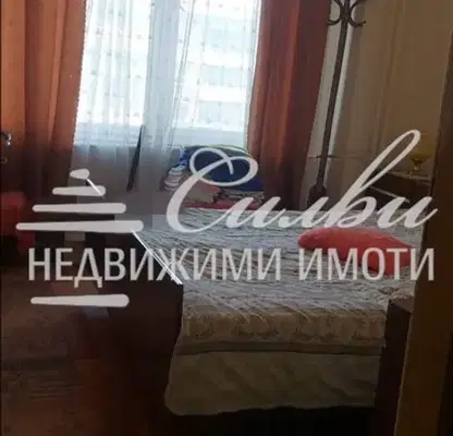 Снимка 4 — Тристаен апартамент в Шумен, Херсон
