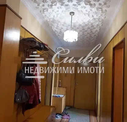 Снимка 5 — Тристаен апартамент в Шумен, Херсон