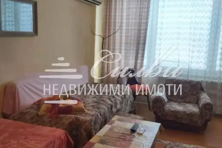 Тристаен апартамент в Шумен, Херсон