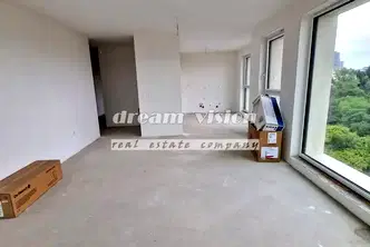 Тристаен апартамент в София, Хладилника