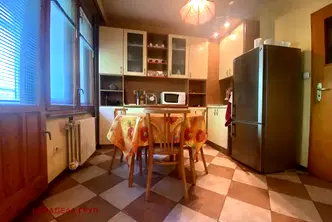 Тристаен апартамент в София, Хладилника