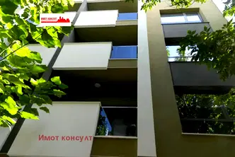 Тристаен апартамент с тераса в Гребна база, Пловдив
