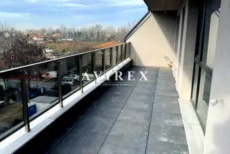 Тристаен апартамент в Пловдив, Христо Смирненски