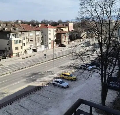 Снимка 2 — Тристаен апартамент в Христо Смирненски, Пловдив с тераса