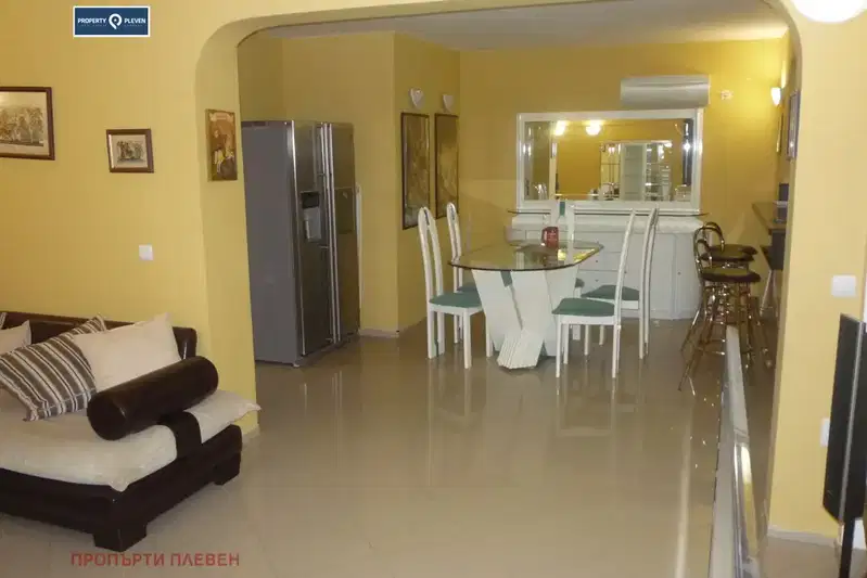 3-bedroom apartment in Pleven, Idealen Centyr