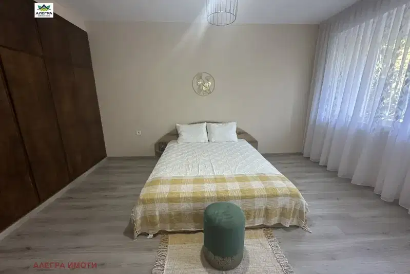 3-bedroom apartment in Pazardjik, Idealen Centyr