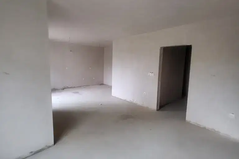 3-bedroom apartment in Pleven, Idealen Centyr