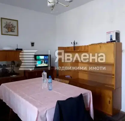 Снимка 2 — Тристаен апартамент в идеален център на Благоевград с две тераси