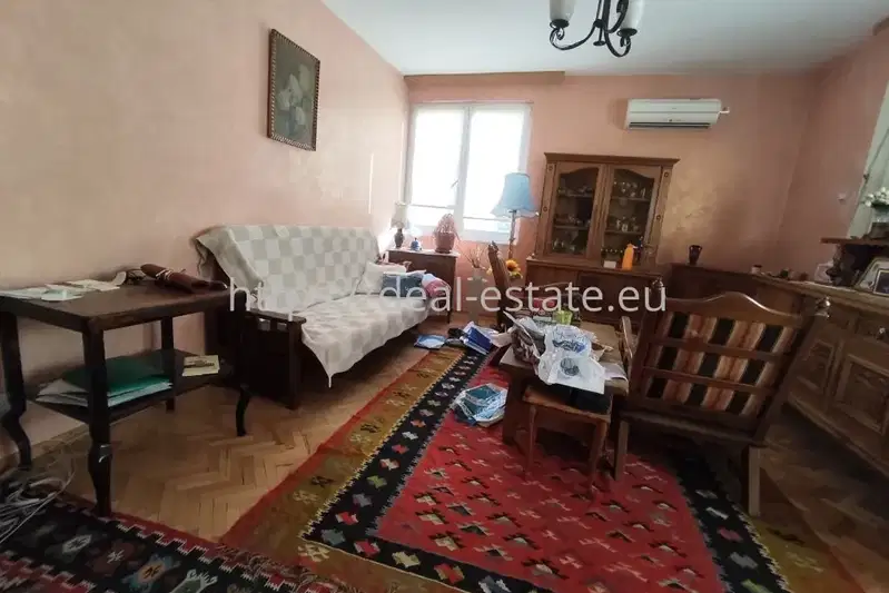 Тристаен апартамент в Благоев, Идеален център