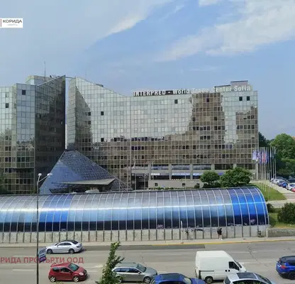 Снимка 2 — Тристаен апартамент в София, Изток