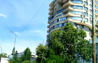 Тристаен апартамент в София, Изток