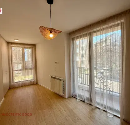 Снимка 5 — Тристаен апартамент в София, Изток