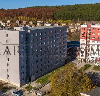 Снимка 2 — Тристаен апартамент в Перник, Изток