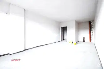 Тристаен апартамент в Перник, Изток