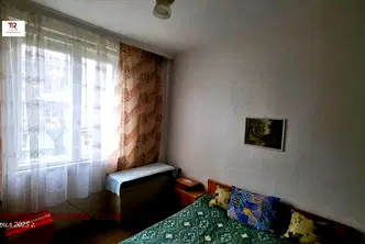 Тристаен апартамент в Перник, Изток
