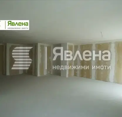 Снимка 2 — Тристаен апартамент 124 кв.м. в Изток с възможност за гараж