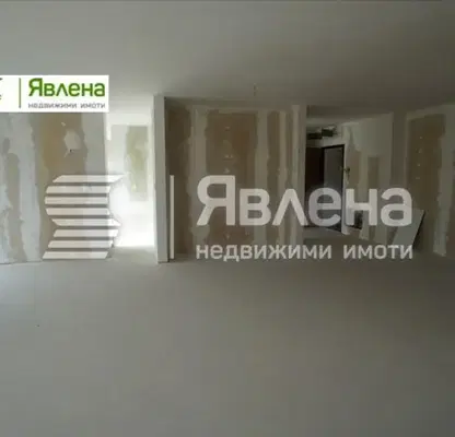 Снимка 3 — Тристаен апартамент 124 кв.м. в Изток с възможност за гараж