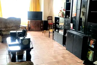 Тристаен апартамент в София, Изток