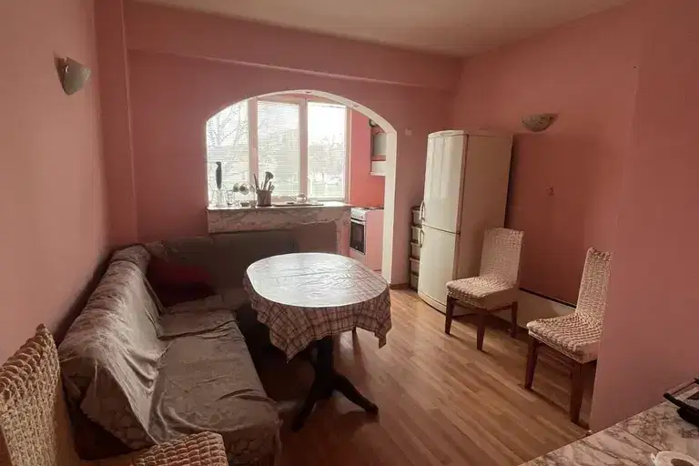 3-bedroom apartment in Pernik, Iztok
