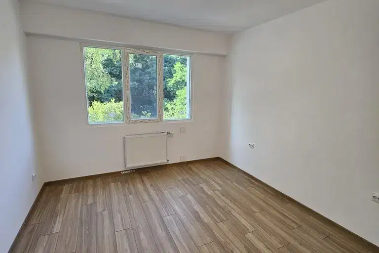 3-bedroom apartment in Pernik, Iztok