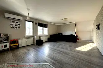 Тристаен апартамент в София, Изток