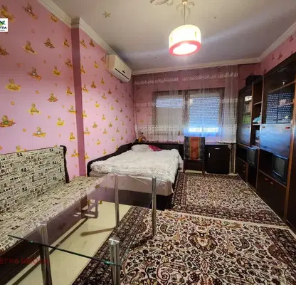Снимка 4 — Тристаен апартамент в Пазарджик, Изток
