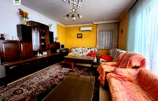 Тристаен апартамент в Пазарджик, Изток