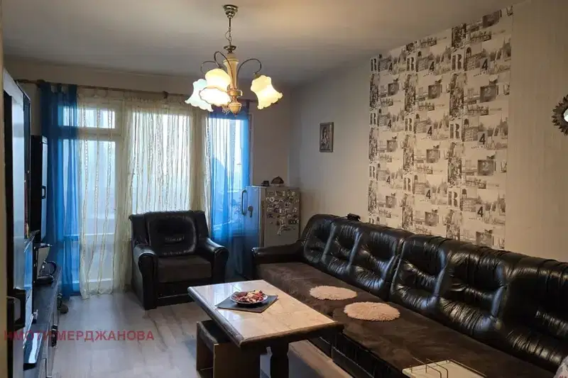 3-bedroom apartment in Stara Zagora, Jeleznik - Centyr