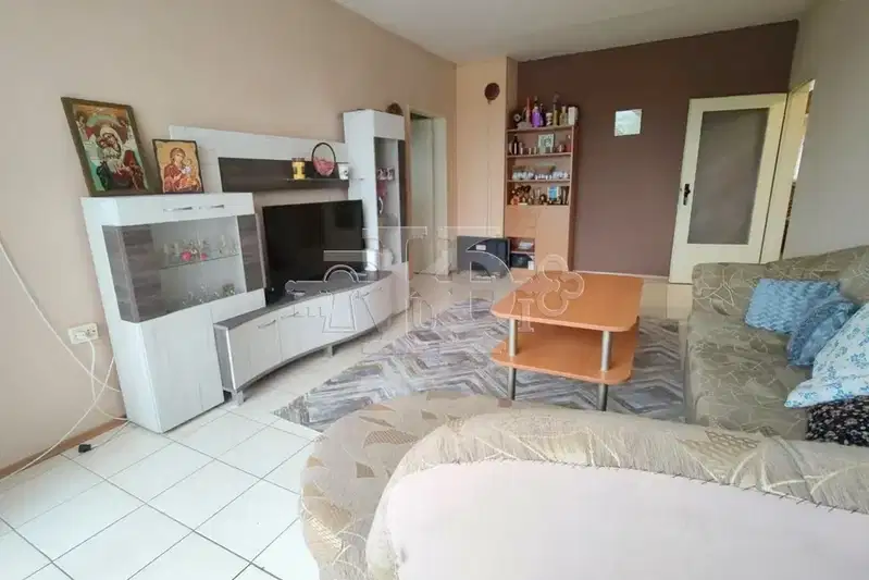 3-bedroom apartment in Dobrich, Jp Gara