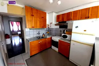 Тристаен апартамент в София, Карпузица