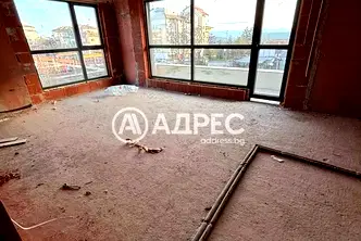 Тристаен апартамент във Велико Търново, Картала