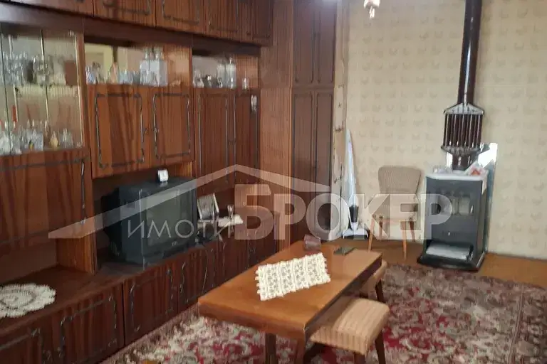 Тристаен апартамент в Сливен, Клуцохор
