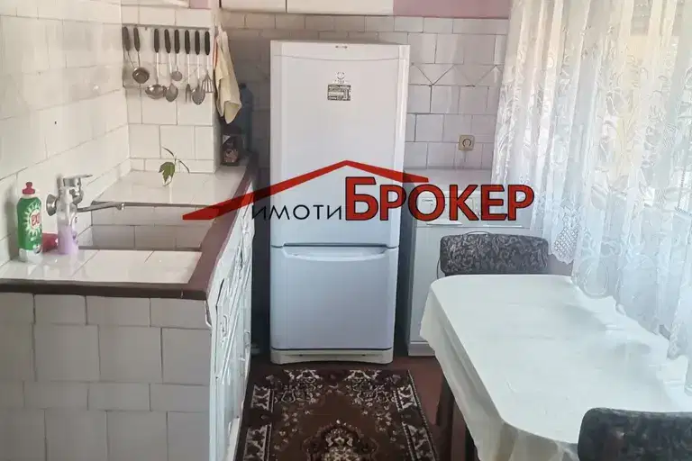 Тристаен апартамент в Сливен, Клуцохор