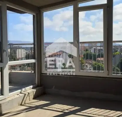 Снимка 5 — Тристаен апартамент във Варна, Колхозен пазар