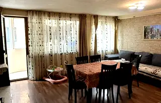Тристаен апартамент във Варна, Колхозен пазар
