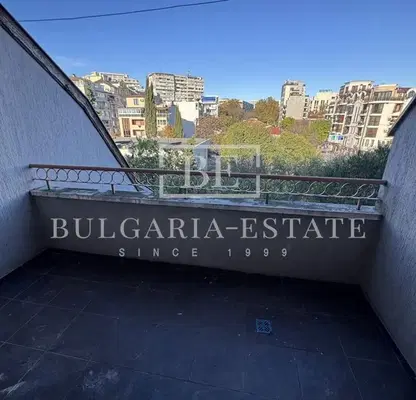 Снимка 5 — Тристаен апартамент във Варна, Колхозен пазар