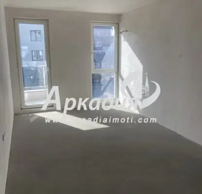 Снимка 4 — Тристаен апартамент с две тераси в Коматевски възел, Пловдив