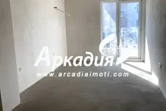Тристаен апартамент с две тераси в Коматевски възел, Пловдив