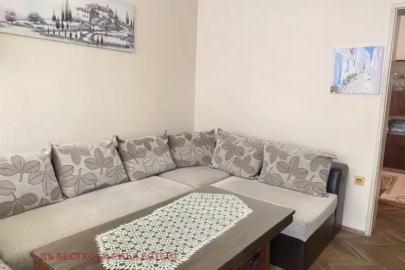 3-bedroom apartment in Varna, Konfuto