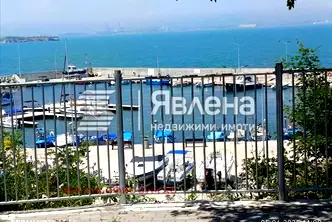 Тристаен апартамент в Бургас, Крайморие