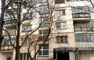 Тристаен апартамент в София, Красна поляна 2