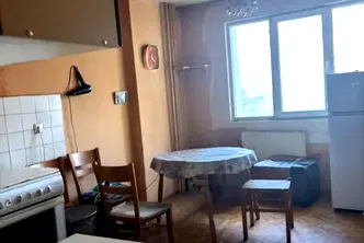 Тристаен апартамент в София, Красно село