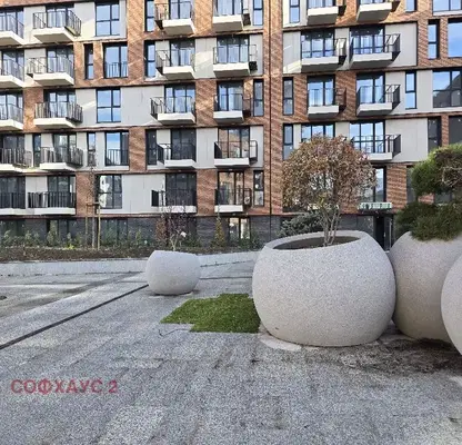 Снимка 2 — Тристаен апартамент в София, Красно село