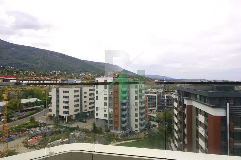 Тристаен апартамент в София, Кръстова вада