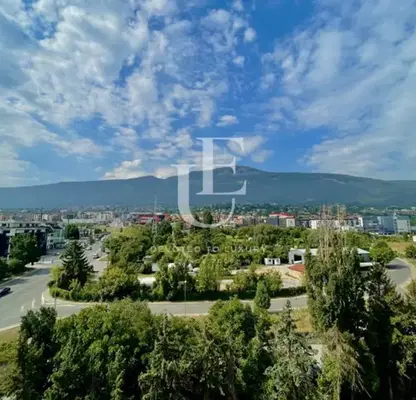 Снимка 3 — Тристаен апартамент с тераса и панорамна гледка в Кръстова вада